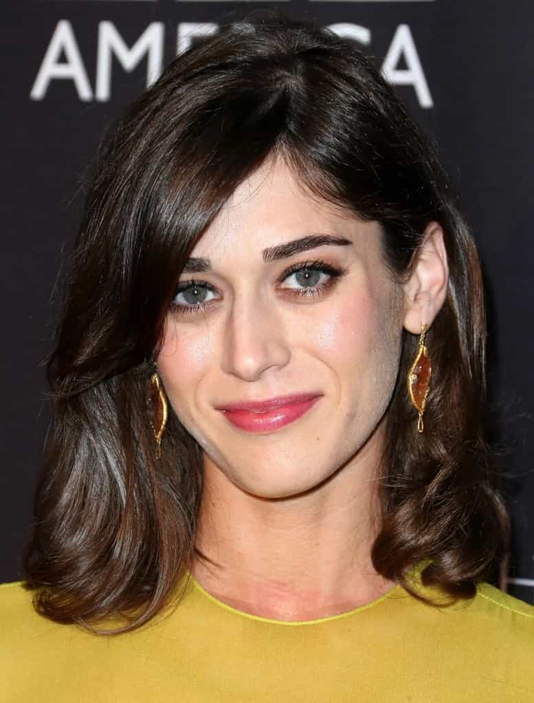 Lizzy Caplan